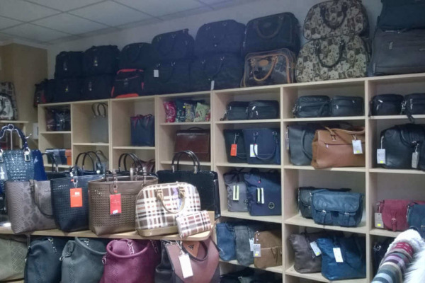 Realizacja osiedlowego sklepu w Koszalinie z torebkami, portmonetkami  i torbami damskimi.